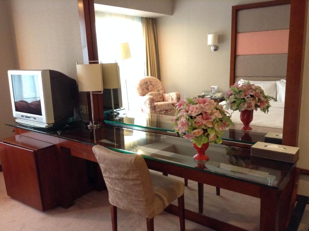 New Times Hotel Shenzhen Railway Station Екстер'єр фото