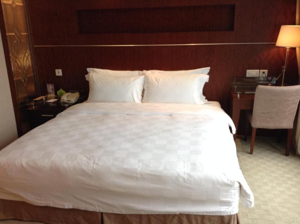 New Times Hotel Shenzhen Railway Station Екстер'єр фото