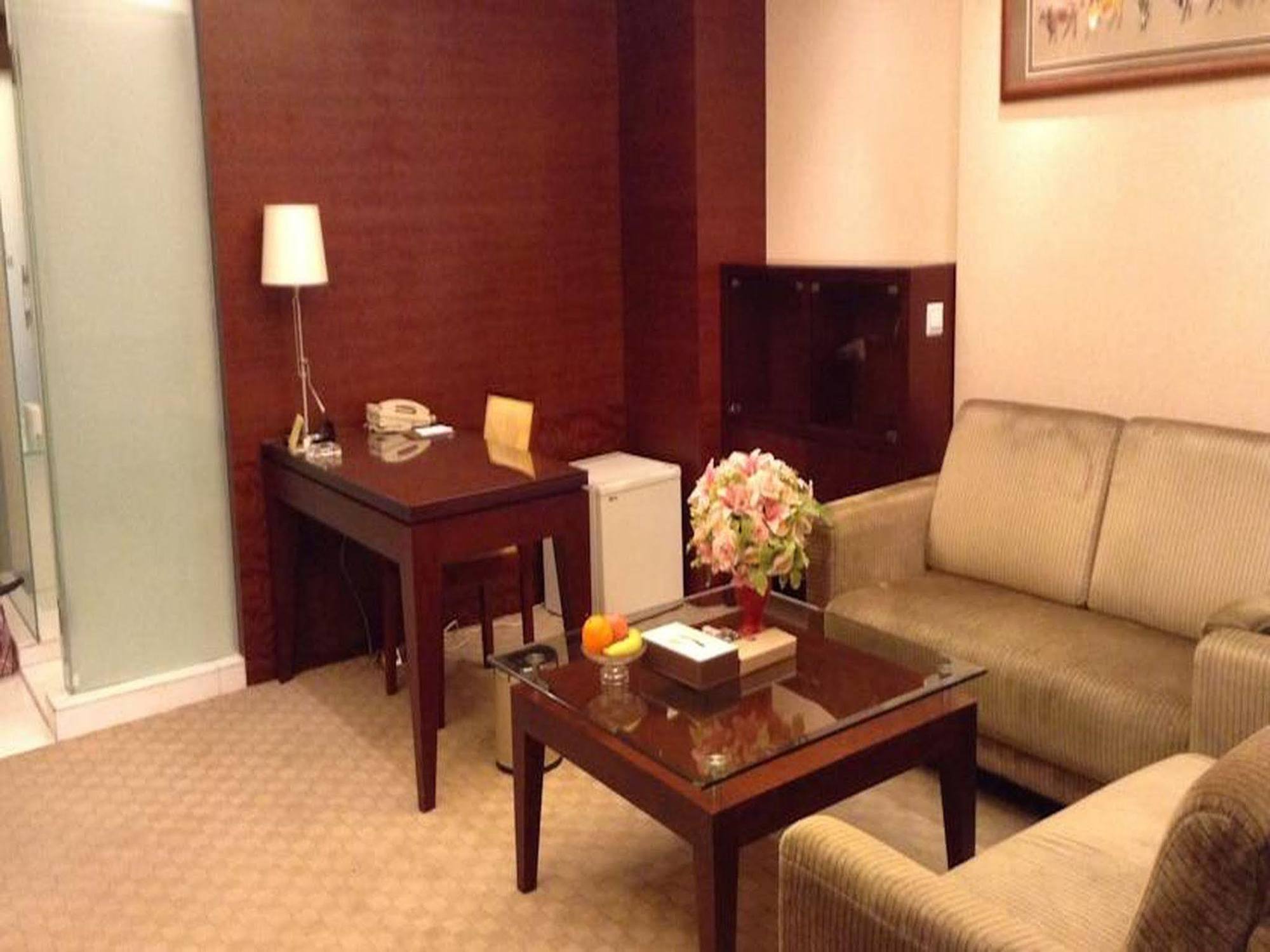 New Times Hotel Shenzhen Railway Station Екстер'єр фото