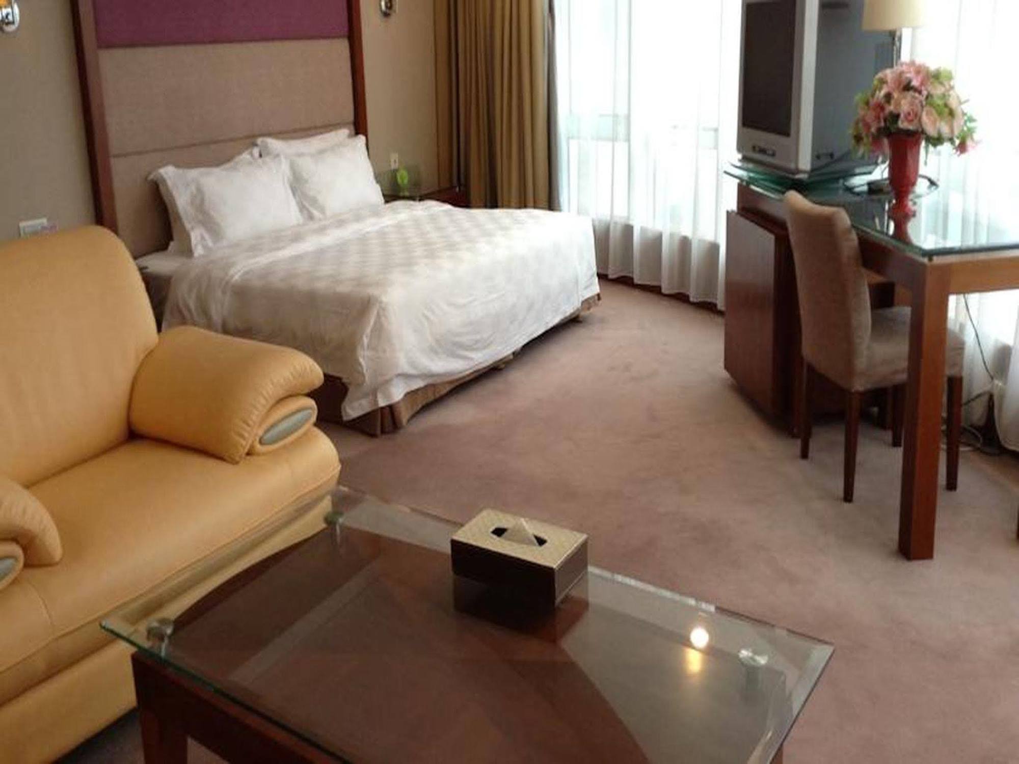 New Times Hotel Shenzhen Railway Station Екстер'єр фото