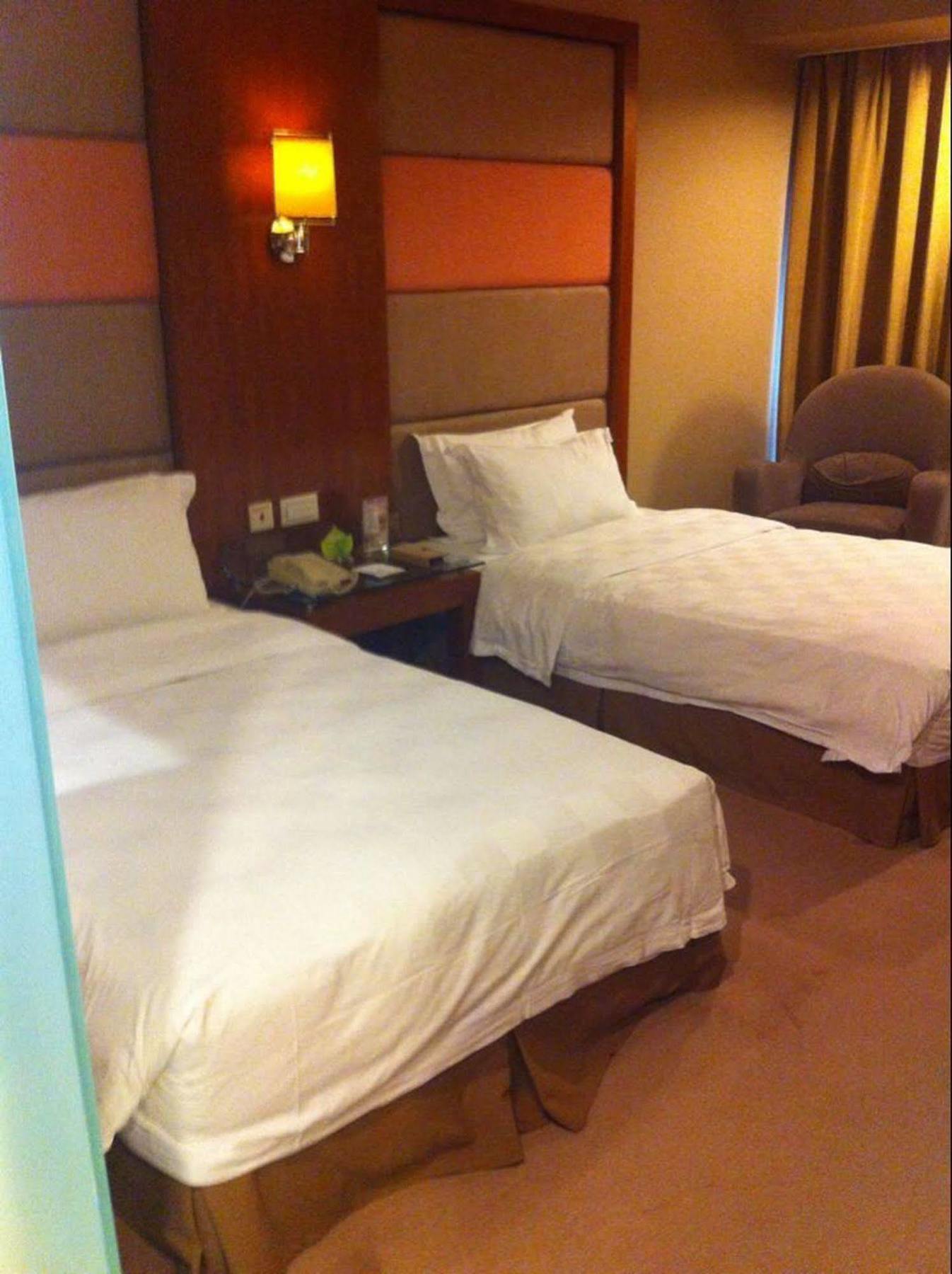 New Times Hotel Shenzhen Railway Station Екстер'єр фото