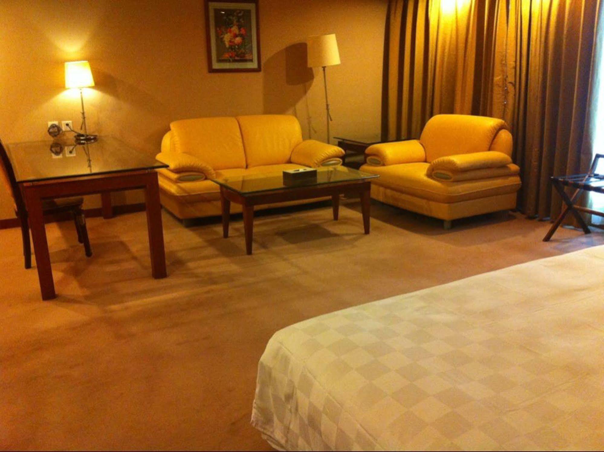 New Times Hotel Shenzhen Railway Station Екстер'єр фото